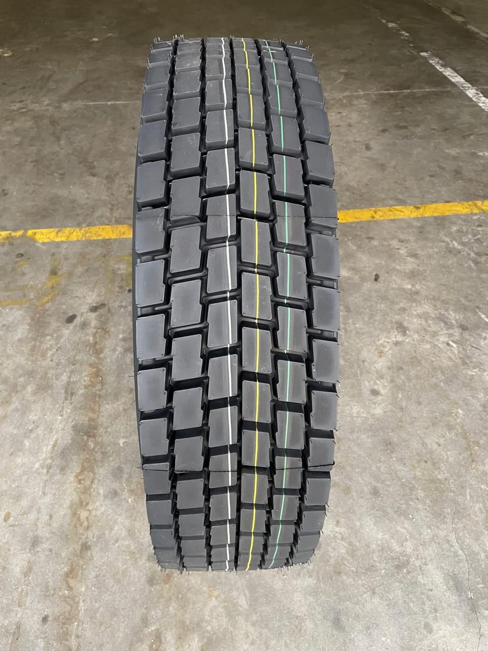 295/75R22.5 16PR Ultra premium drive position