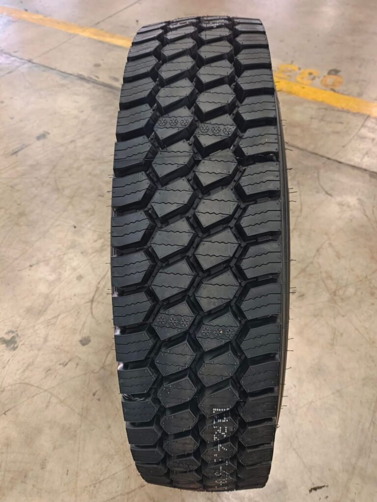 Open Shoulder Drive pattern tire 11R22.5 - 16PR