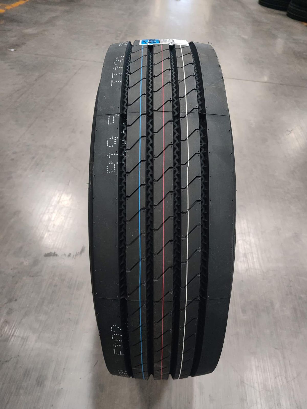 Steer pattern 11R24.5 - 16PR